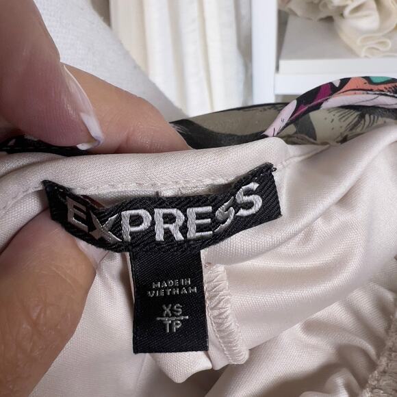 Express size XS semi sheer w tank, floral feminine, dress, tunic flowy 2728 - Picture 7 of 9